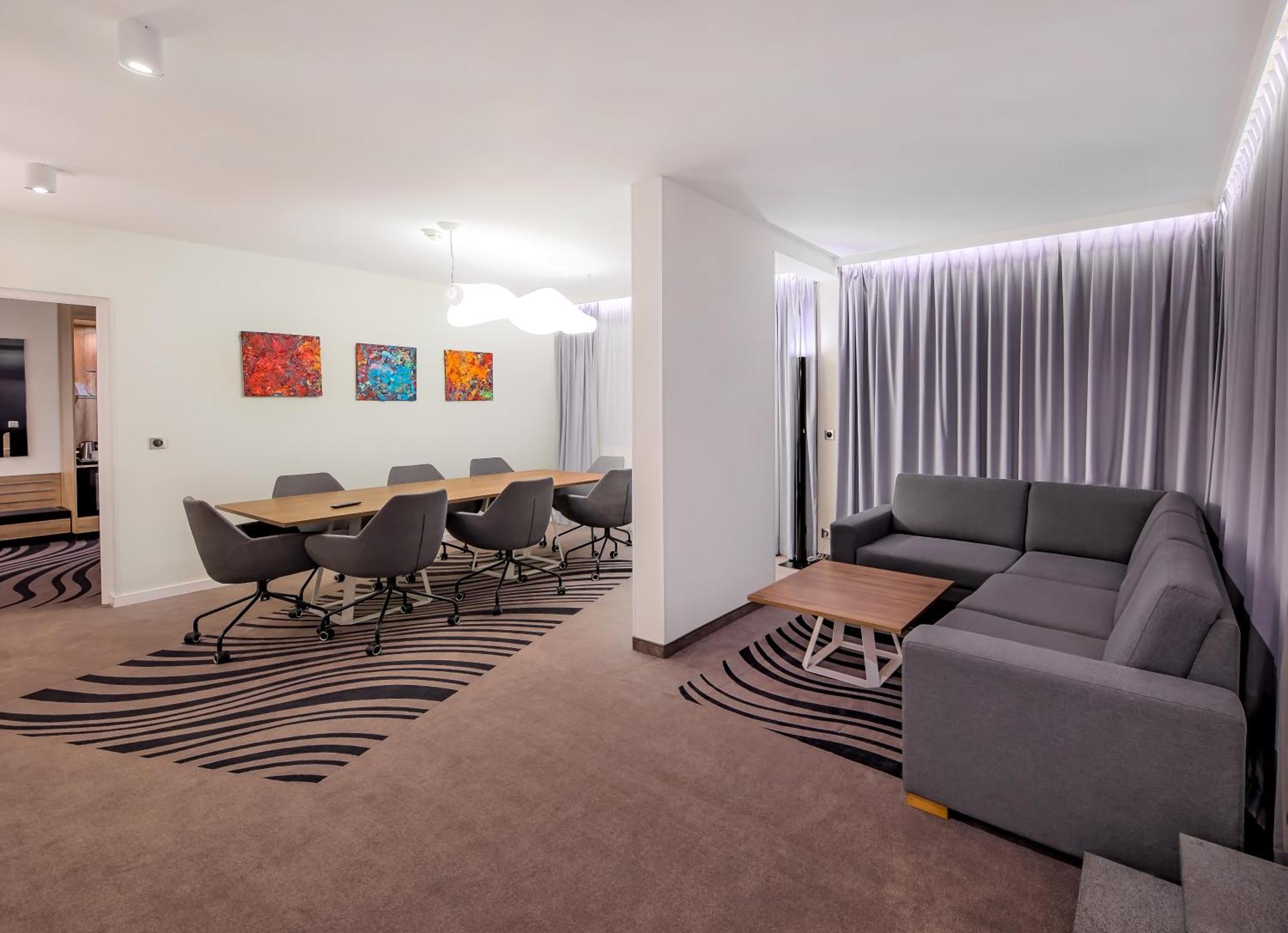 Hotell Novotel Centrum Krasków